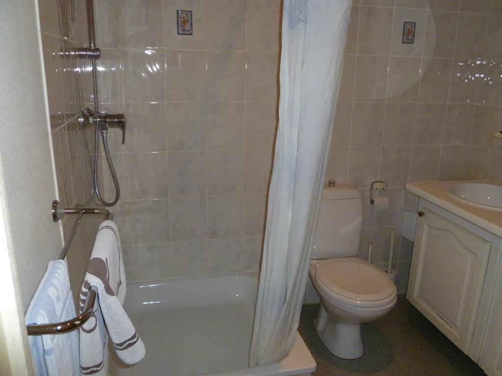 Guest House Adonis بروج المظهر الخارجي الصورة